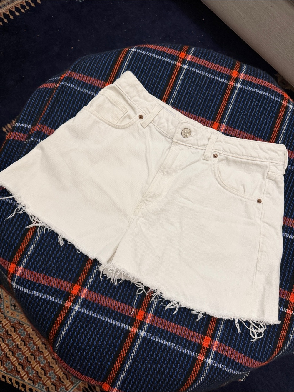 Zara White Frayed Hem Denim Shorts
